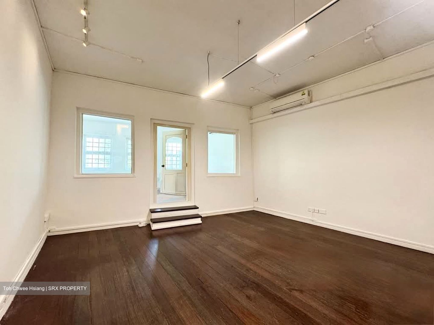 South Bridge Road (D1), Office #549165951